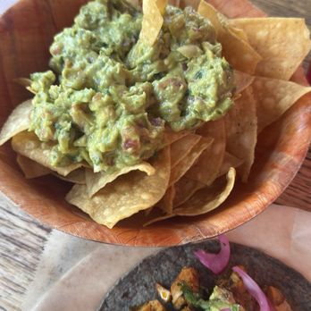 La Esquinita - Guacamole Y Chips - Mexican Near Me - Oakland, California La Esquinita - Guacamole Y Chips - Mexican Near Me - Oakland, California
