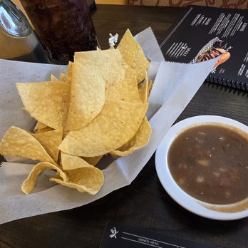 El No Que No Authentic Mexican Kitchen - Chips n salsa - Mexican Near Me - Englewood, Colorado El No Que No Authentic Mexican Kitchen - Chips n salsa - Mexican Near Me - Englewood, Colorado