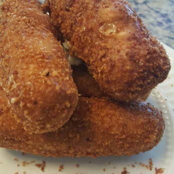 Frato's Culinary Kitchen - Mozzarella cheese sticks - Burgers Near Me - Schaumburg, Illinois Frato's Culinary Kitchen - Mozzarella cheese sticks - Burgers Near Me - Schaumburg, Illinois
