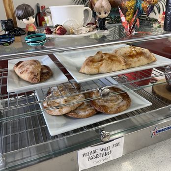 El Sazon De Alferez - Empanaditas de Lechecilla (sweet empanada with custard filling) - Mexican Near Me - Los Angeles, California El Sazon De Alferez - Empanaditas de Lechecilla (sweet empanada with custard filling) - Mexican Near Me - Los Angeles, California