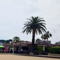 Le Pizzaïole - Vue de l'extérieur avec la terrasse.