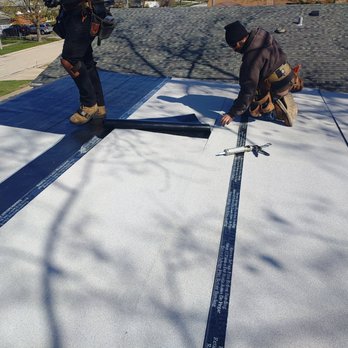Bob's Roofing Crew - Roofing Near Me