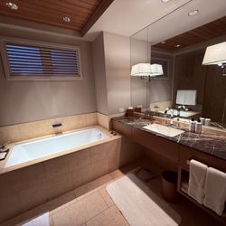 Rosewood Sand Hill - Bathroom