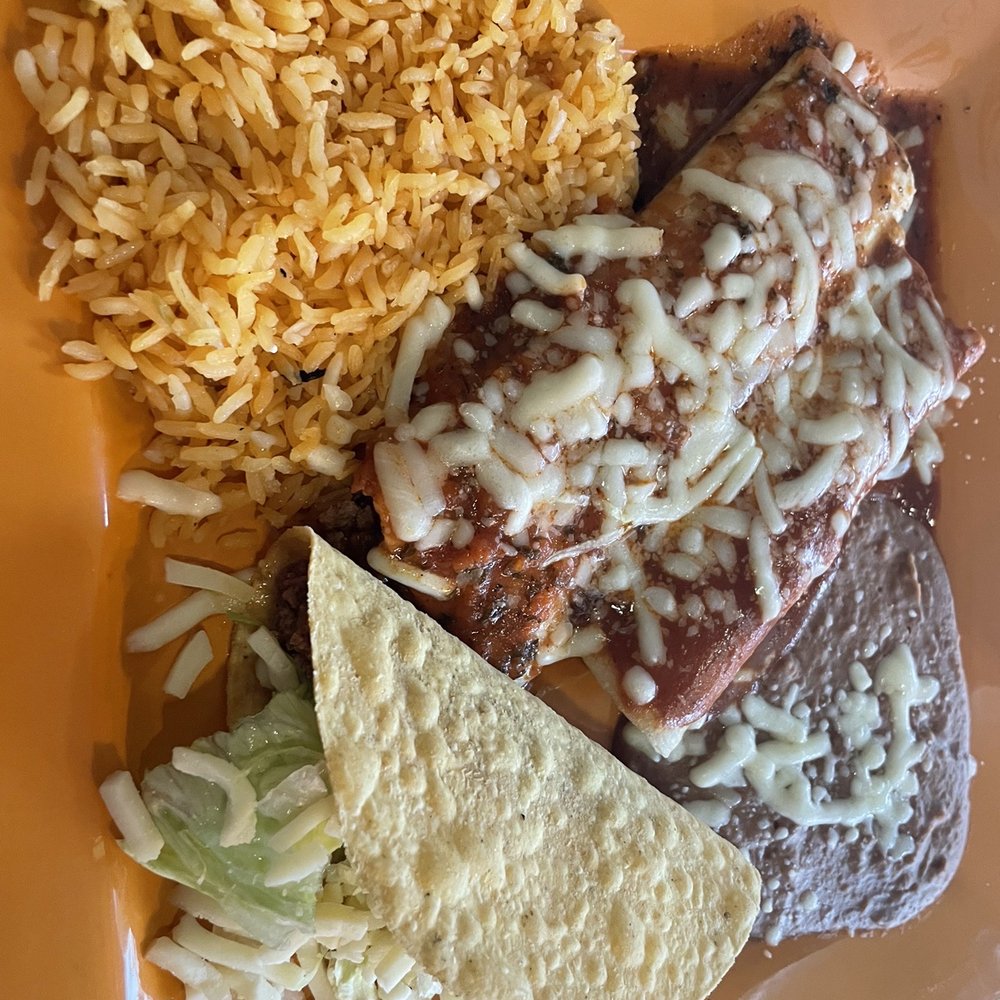 a plate of mexican food a plate of mexican food