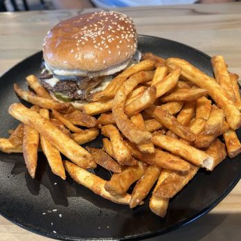 Phase Three Brewing Company - OG Smash Burger - Breweries Near Me - Elmhurst, Illinois