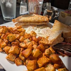 Frontier Perk Cafe - Traditional breakfast