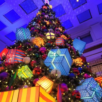 The Marshall Field's Walnut Room - The Walnut Room Christmas Tree - American Near Me - Chicago, Illinois