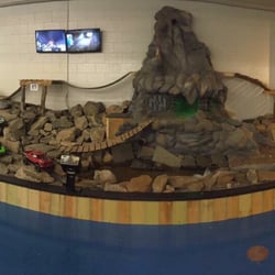 The Hobby Hangout - An indoor radio control trail truck adventure course! So much fun!