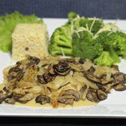 Frisco Bay Coastal Grill - Mushrooms gravy Hamburger Steak