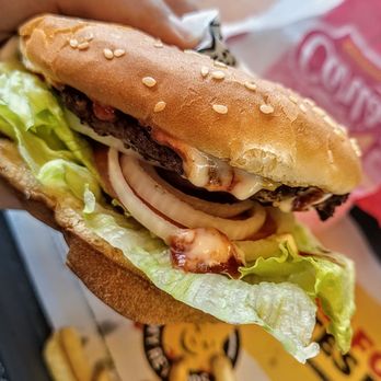 Carl's Jr - Famous Star - Burgers Near Me - Alameda, California