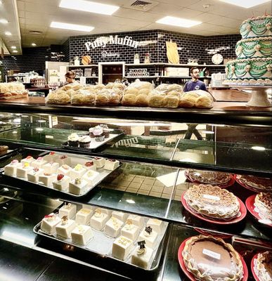 Puffy Muffin Bakery & Restaurant by null