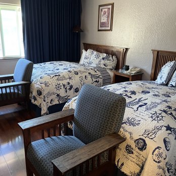 Surf Motel At Gualala - These beds are so comfy - Hotels Near Me - Gualala, California