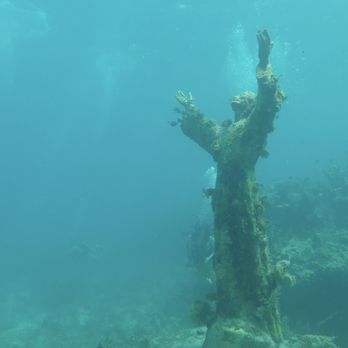 Rainbow Reef Dive Center - Christ statue - Scuba Diving Near Me - Key Largo, Florida Rainbow Reef Dive Center - Christ statue - Scuba Diving Near Me - Key Largo, Florida