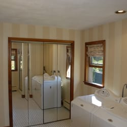 Golini Painting - custom stripes in bath