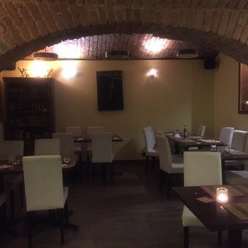 Mesy restaurant - Interior - Thai Near Me - Prague, Puerto Rico
