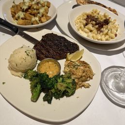 Sirloin & Steak & Crab Cake; Salmon w Mac n cheese & bacon Sirloin & Steak & Crab Cake; Salmon w Mac n cheese & bacon