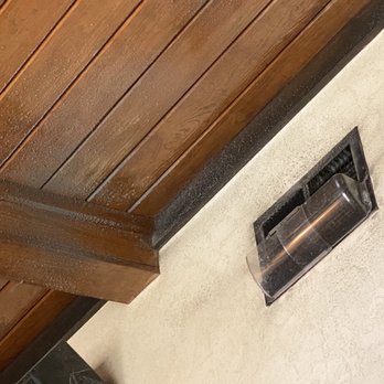 LongHorn Steakhouse - Dusty vents blowing above table - Steakhouses Near Me - Newnan, Georgia