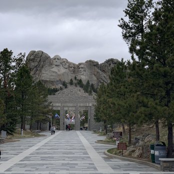 Mount Rushmore National Memorial - Landmarks & Historical Buildings Near Me - Keystone, South Dakota