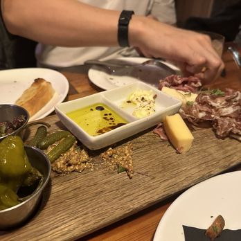Union 50 - Grand Board (Chef's Choice) - Gastropubs Near Me - Indianapolis, Indiana