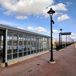 Metra-Metropolitan Rail - Platform