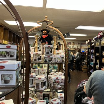 Candle Cottage - Interior - Candle Stores Near Me - Gatlinburg, Tennessee