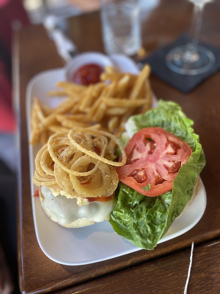 Valsos Cafe & Bar