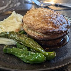 Saddles - Braised beef Meat pie