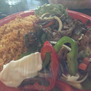 Tres Hermanas - Fajitas carnitas - Mexican Near Me - Davis, California Tres Hermanas - Fajitas carnitas - Mexican Near Me - Davis, California