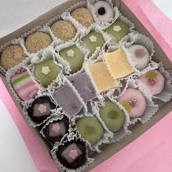 Fugetsu-Do - Candy Stores Near Me - Los Angeles, California Fugetsu-Do - Candy Stores Near Me - Los Angeles, California