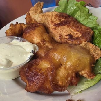 Lulu's Restaurant - Chicken tenders - American Near Me - Van Nuys, California
