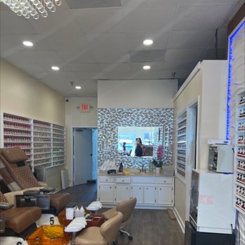 La Victore Nails - Inside - Nail Salons Near Me - Tucker, Georgia