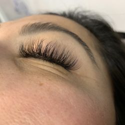 B Vanity Brow & Lash Studio - Beautiful 3D Lash Extensions!