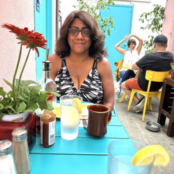 Maxine's Cafe - Jackie - Breakfast & Brunch Near Me - Los Angeles, California