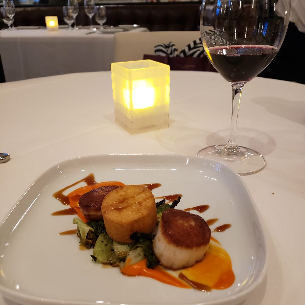 Bacchus - A Bartolotta Restaurant - Perfectly seared scallops with crispy polenta - New American Near Me - Milwaukee, Wisconsin