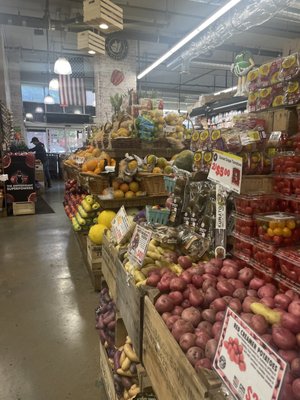 LINCOLN MARKET by null