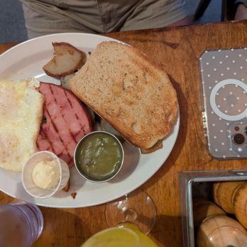 Harry's Roadhouse - Green eggs and ham - Breakfast & Brunch Near Me - Santa Fe, New Mexico Harry's Roadhouse - Green eggs and ham - Breakfast & Brunch Near Me - Santa Fe, New Mexico