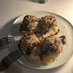 Tommy Bahama | Marlin Bar - Chocolate mousse