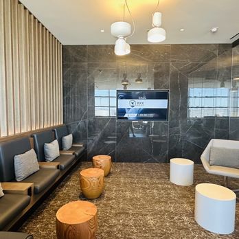 Maple Leaf Lounge - One of many seating areas - Airport Lounges Near Me - Millbrae, California Maple Leaf Lounge - One of many seating areas - Airport Lounges Near Me - Millbrae, California