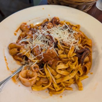 Monterey's Fish House - Seafood Near Me - Monterey, California