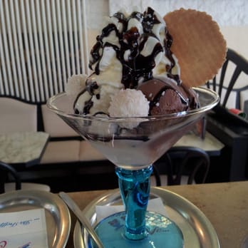 Eiscafé Perilli - Ice Cream & Frozen Yogurt Near Me - Zell, RP Eiscafé Perilli - Ice Cream & Frozen Yogurt Near Me - Zell, RP