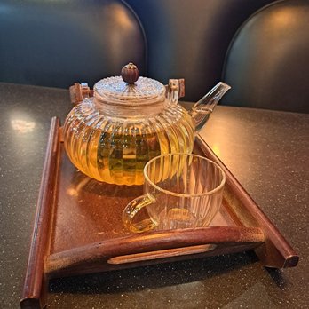 Raijin Ramen - Loose leaf tea in a pretty glass teapot - Ramen Near Me - Lincoln, California