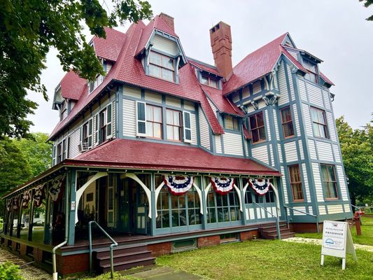 Emlen Physick Estate by null