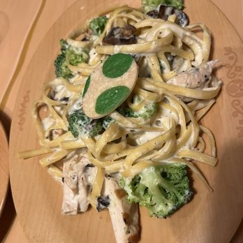 Toadstool Cafe - Cafes Near Me - Universal City, California