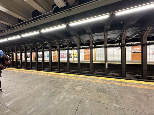 MTA - 77TH STREET SUBWAY STATION - Updated July 2025 - 16