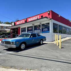 Molly’s Gourmet Market & Deli - Outside