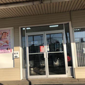 Sista Wax - front entrance doors - Threading Services Near Me - Hicksville, New York