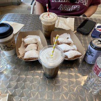 Rocky Mountain Beignets - Beignets, vanilla sweet cream cold brew, americano, grape soda - Breakfast & Brunch Near Me - Manitou Springs, Colorado