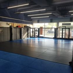 Académie Arts Martiaux Brossard - Clean mats