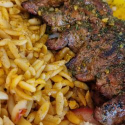 Akropolis - Lammspieß mit Reisnudeln