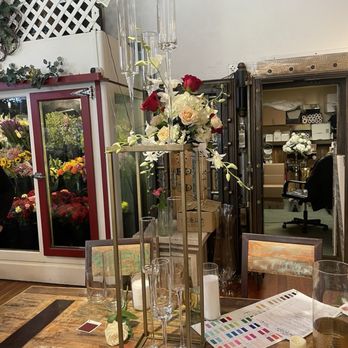 Carousel Flowers - Florists Near Me - Elmhurst, Illinois